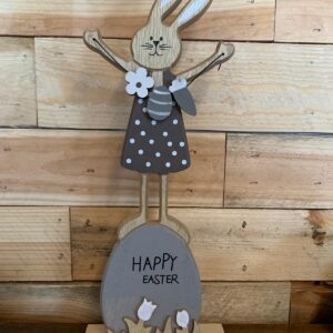 konijn op ei happy easter